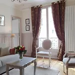 Chambre D Hote : Louvre Elegant Apt Suite