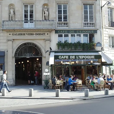 Chambre D Hote : Louvre Elegant Apt Suite Bed & Breakfast Paris