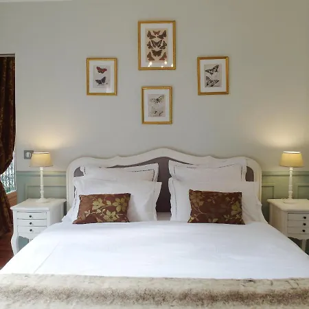 Chambre D Hote : Louvre Elegant Apt Suite Bed & Breakfast 4*