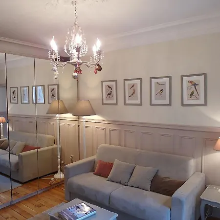 Bed & Breakfast Chambre D Hote : Louvre Elegant Apt Suite Paris
