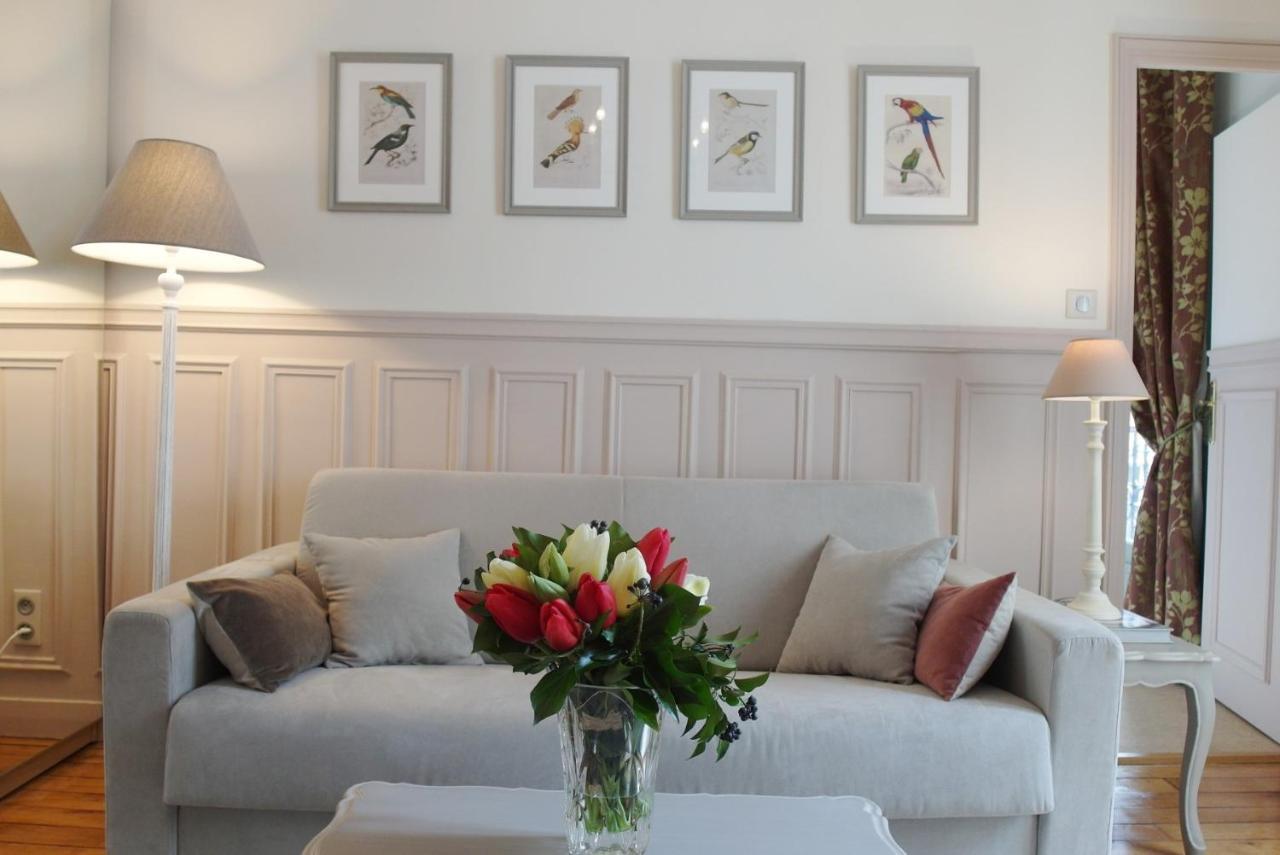 Chambre D Hote : Louvre Elegant Apt Suite Bed & Breakfast 4*