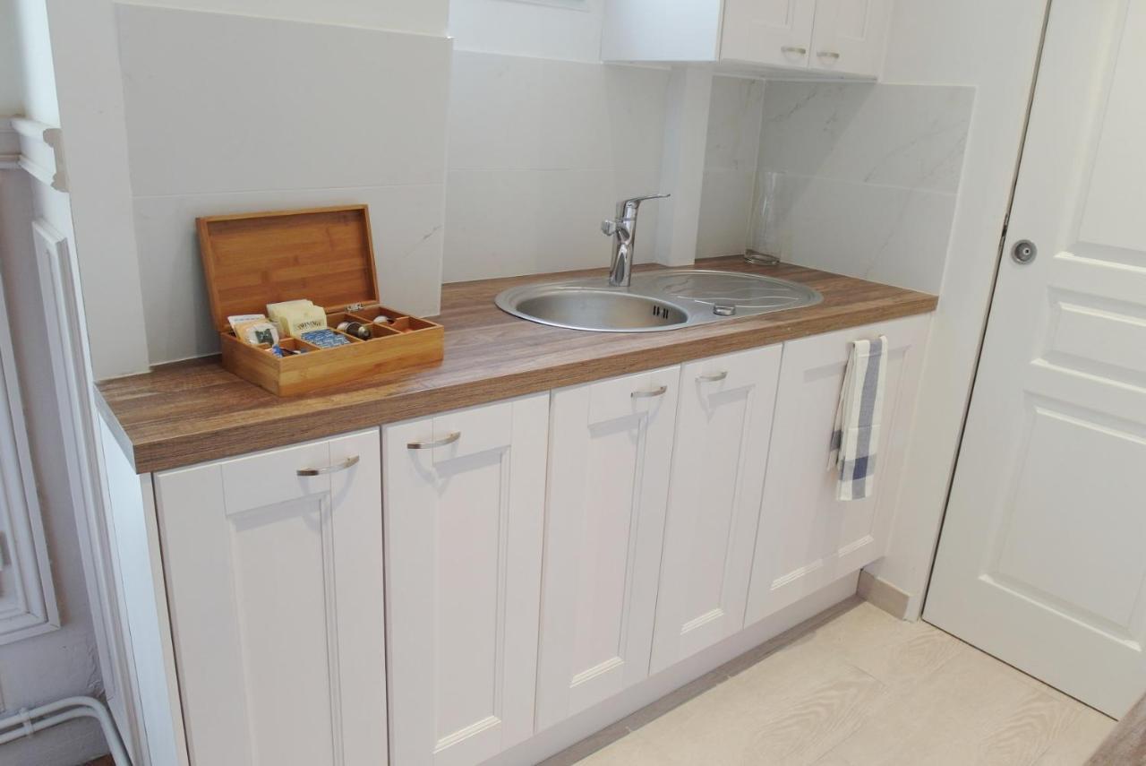 Chambre D Hote : Louvre Elegant Apt Suite Paris